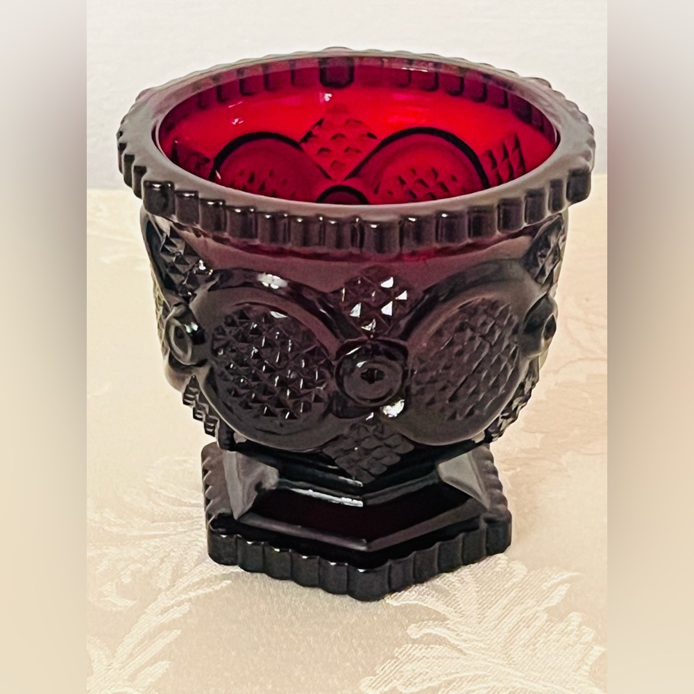 ELEGANT AVON 1876 CAPE COD COLLECTION RUBY RED FOOTED GLASS BOWL